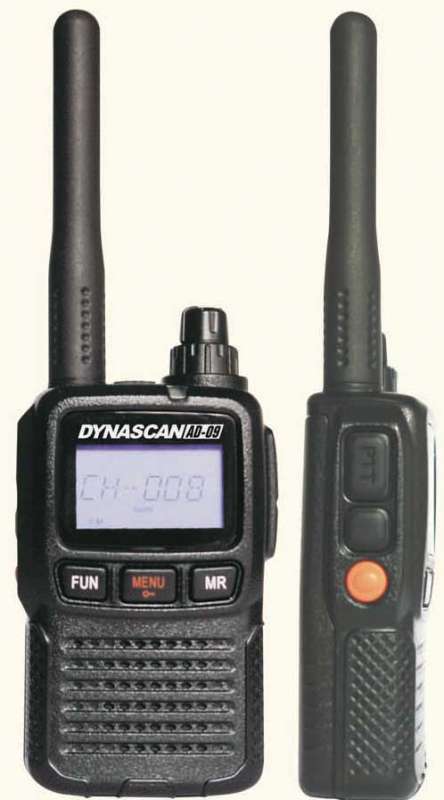 DYNASCAN AD-09 PAREJA TRANSCEPTORES PMR CON MALETIN Y ACC.